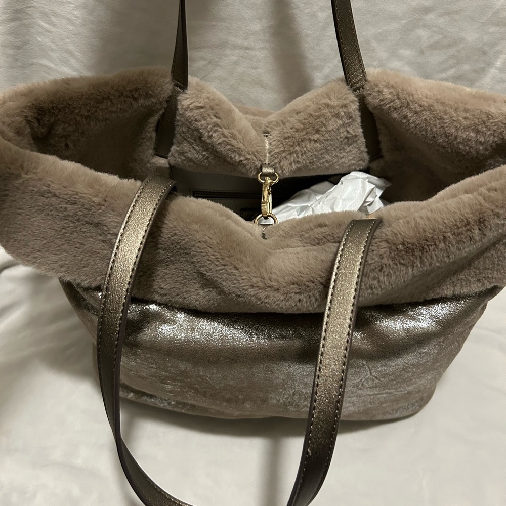 Jessica Simpson Tote - Picture 9 of 9